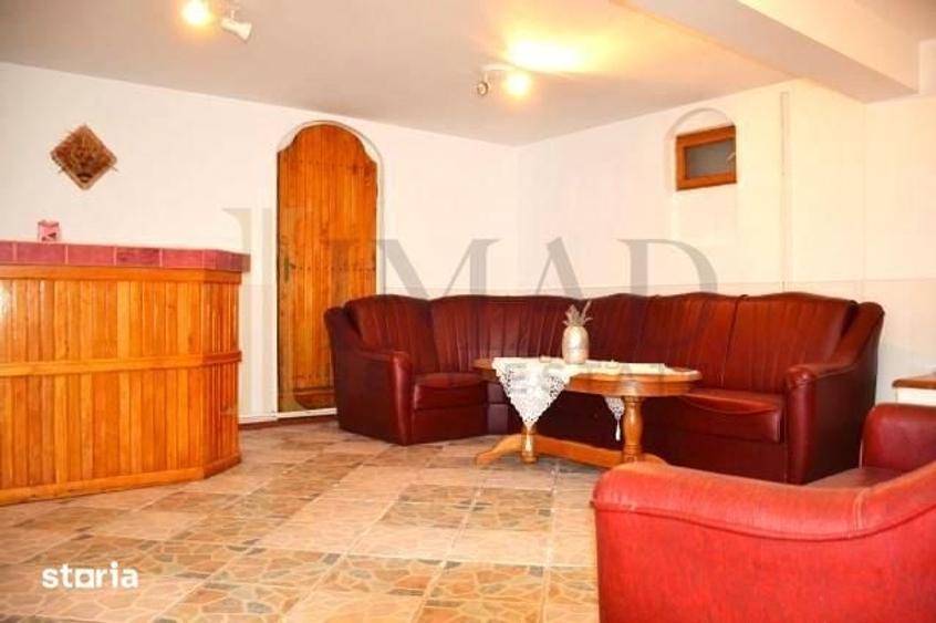 Casă cu 7 camere cu Teren 1020 Mp în Central