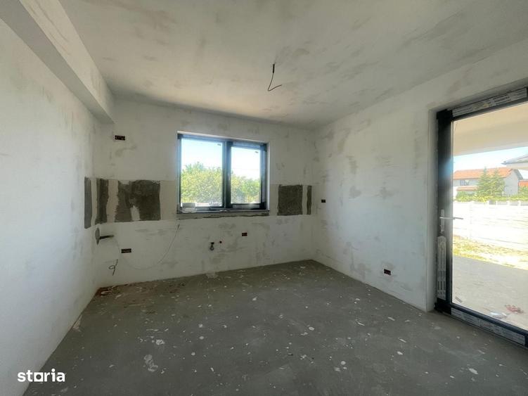 Casă cu 4 camere cu Teren 400 Mp în Domnești