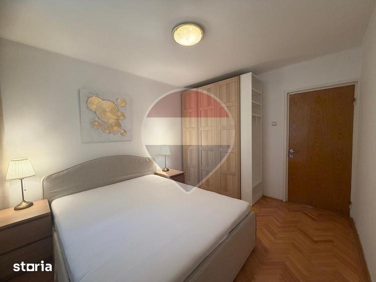 Apartament cu 3 camere în Drumul Taberei