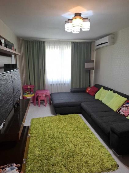 Apartament cu 4 camere decomandat în Crângași