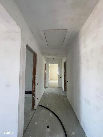 Casă cu 4 camere cu Teren 400 Mp în Domnești