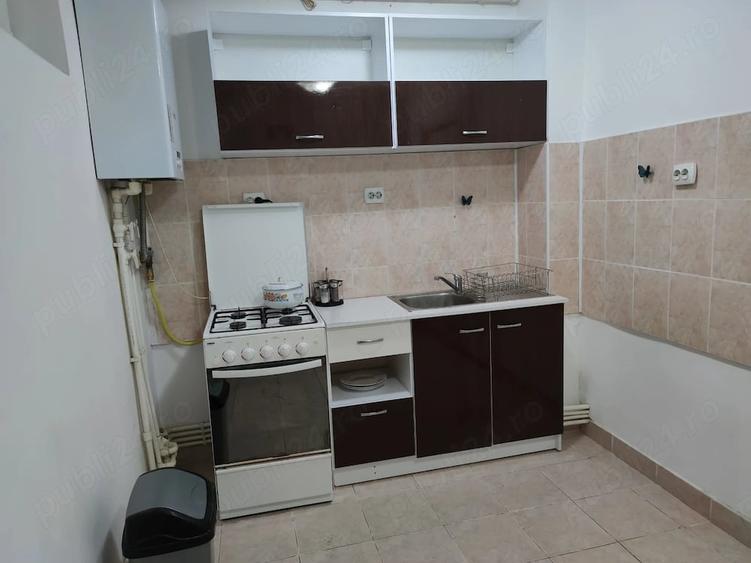 Garsonieră decomandată în Central