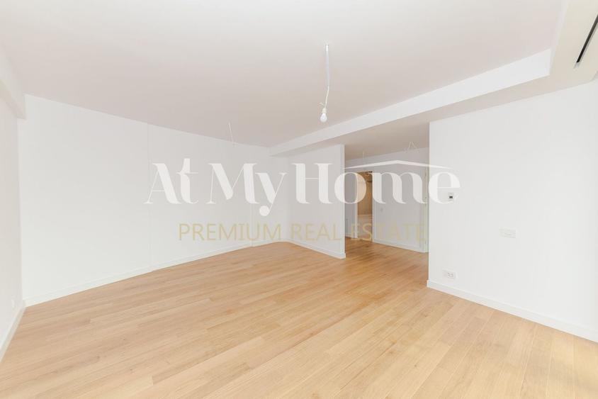 Apartament cu 3 camere decomandat, mobilat în Iancu Nicolae