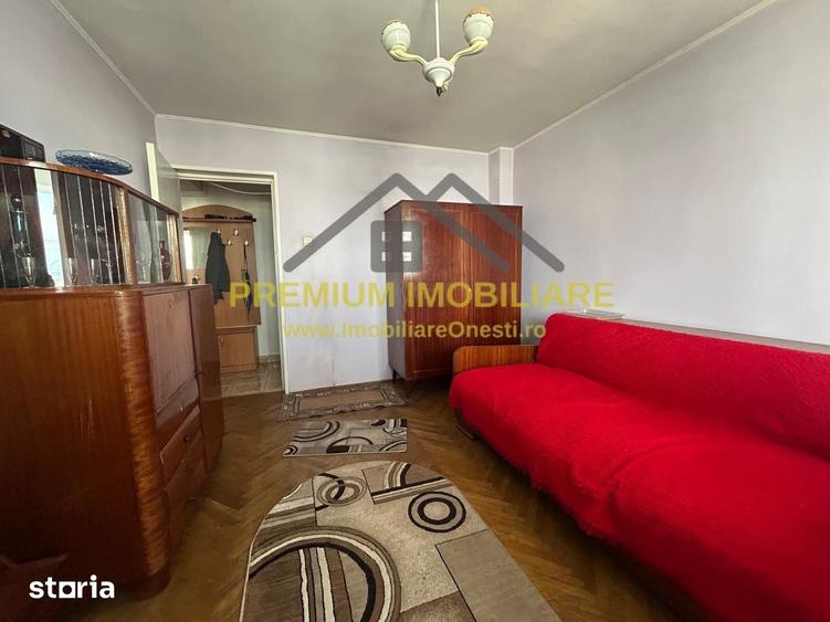 Apartament cu 3 camere semidecomandat în Central