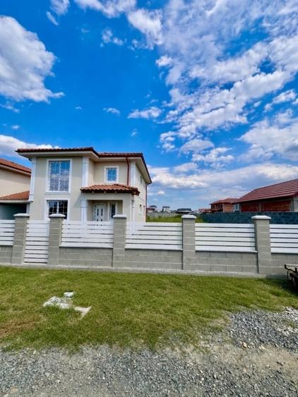 Duplex cu 4 camere cu Canalizare în Moșnița Nouă