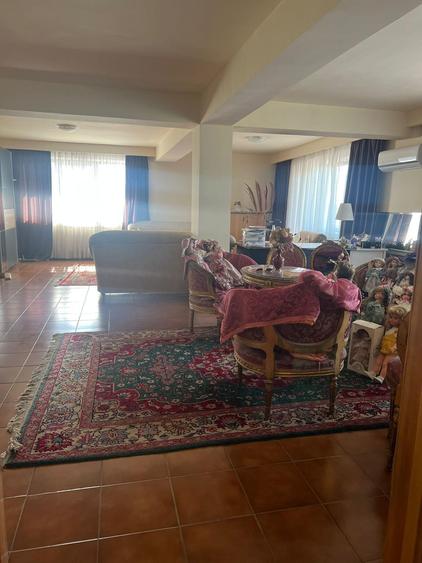Casă individuală cu 5 camere cu Canalizare în Parcul Carol