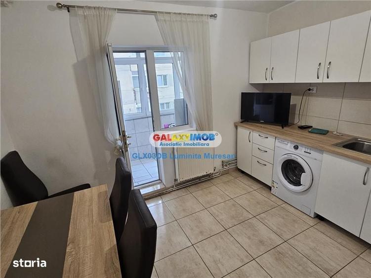 Apartament cu 3 camere decomandat în Micro 12