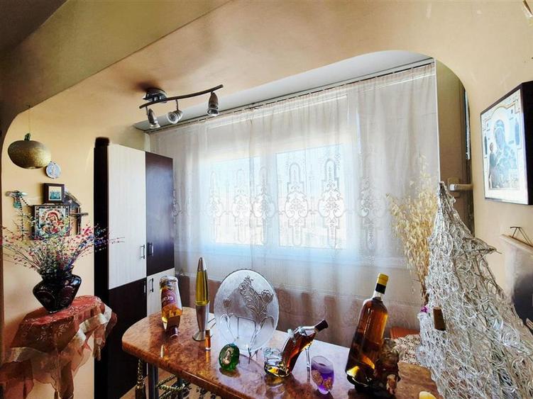 Apartament cu 2 camere semidecomandat în Dacia