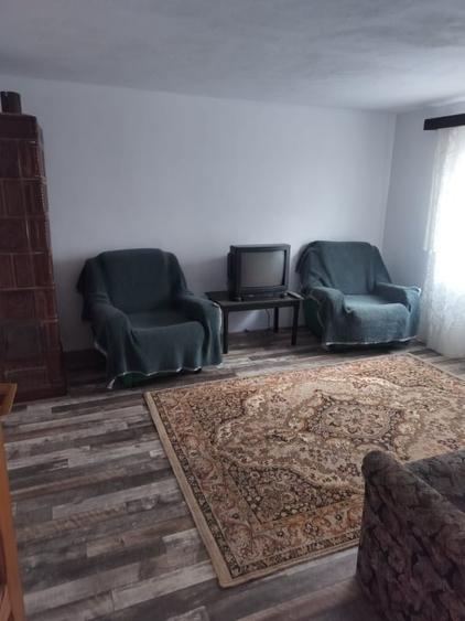 Casă individuală cu 2 camere cu Garaj în Malu Mare
