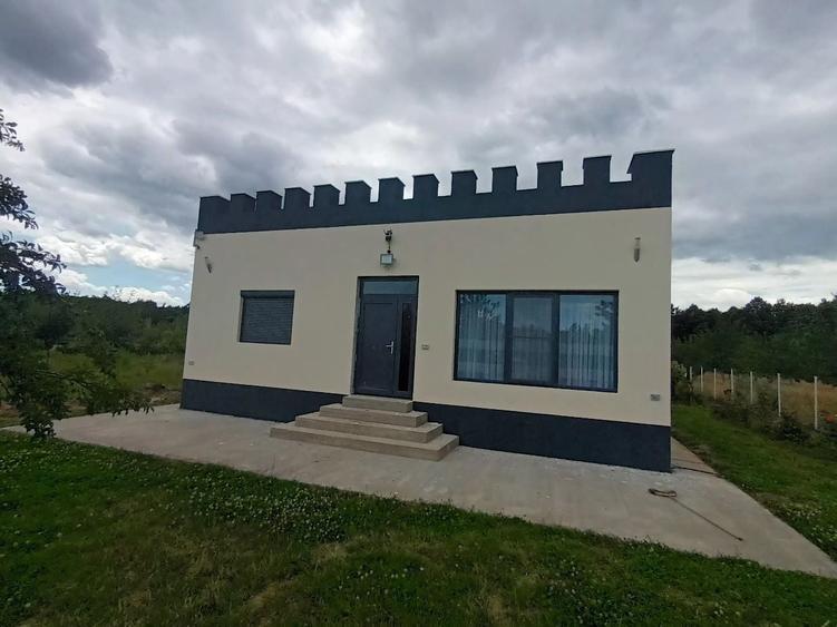 Casă cu 4 camere în Central