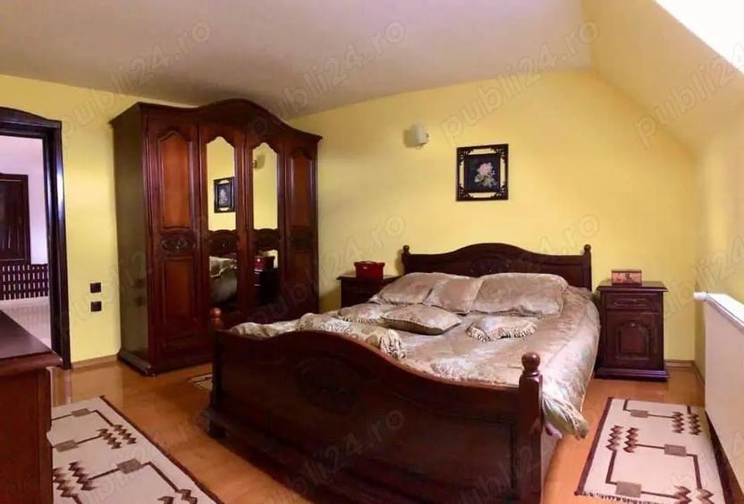 Casă cu 5 camere cu Teren 1500 Mp în Oniceni