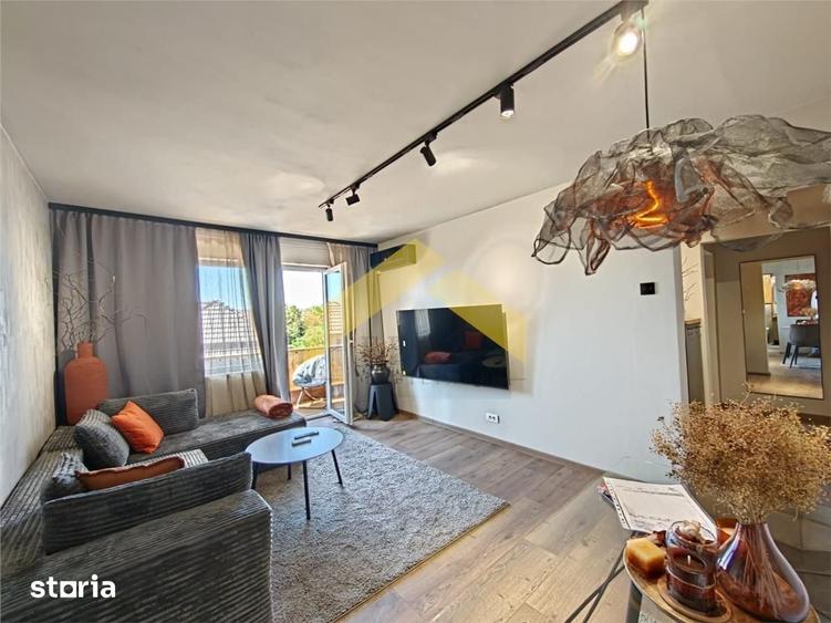 Apartament cu 3 camere semidecomandat în Romanilor