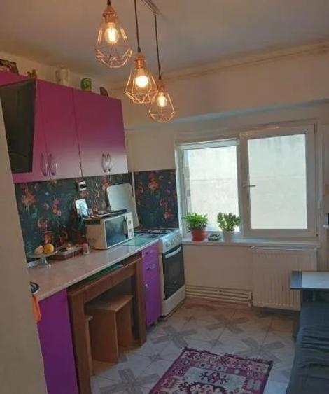 Apartament cu 2 camere decomandat, mobilat în CET