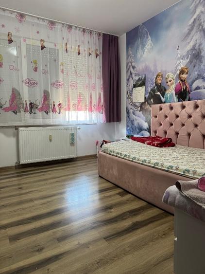 Apartament cu 3 camere decomandat, mobilat în Iosia