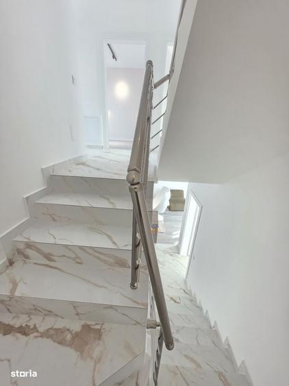 Casă cu 4 camere decomandat în Central