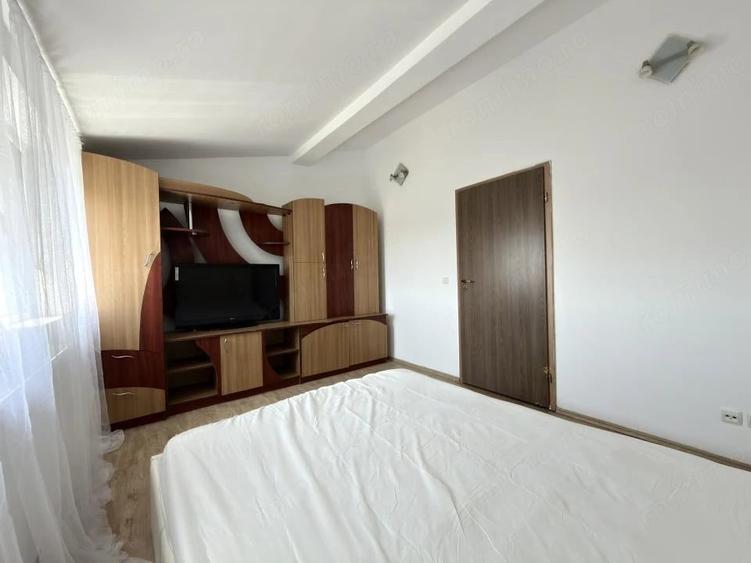 Apartament cu 3 camere semidecomandat în Bucovina