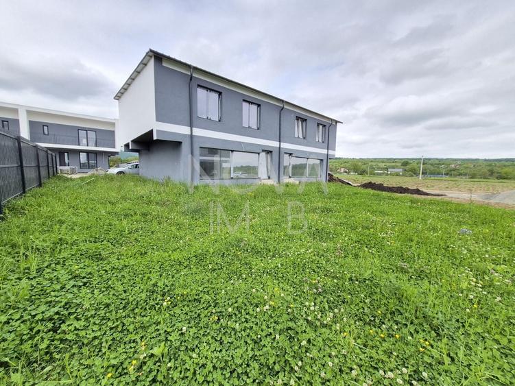 Duplex cu 4 camere cu Canalizare în Rășinari