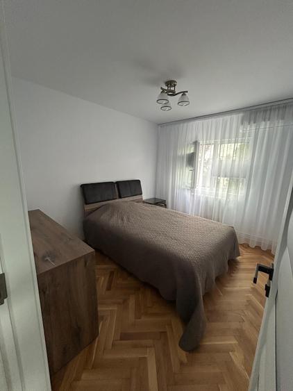 Apartament cu 3 camere în Tomis III