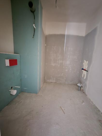 Apartament cu 2 camere semidecomandat în Florești