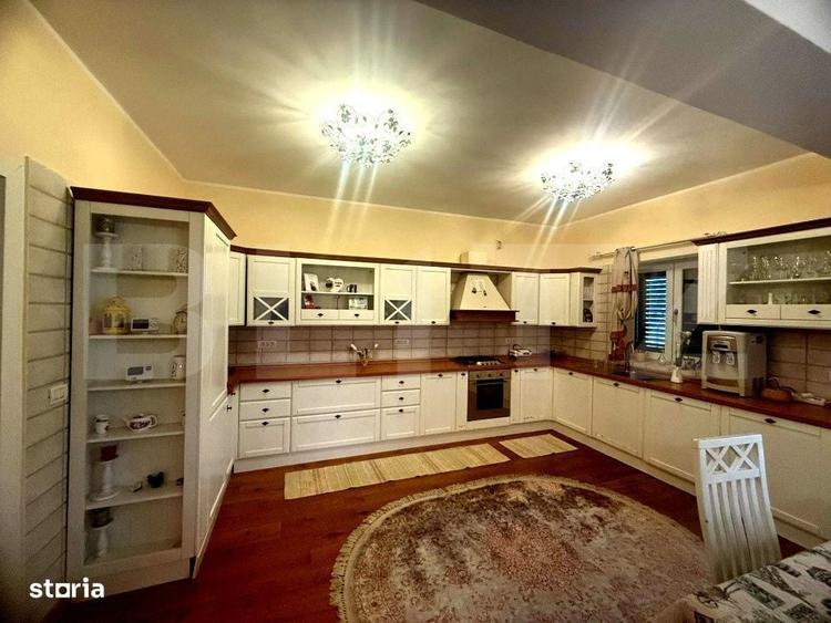 Casă cu 4 camere cu Teren 700 Mp în Central