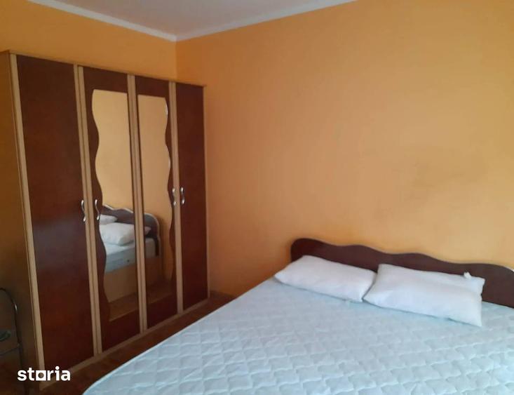 Apartament cu 4 camere în Drumul Taberei