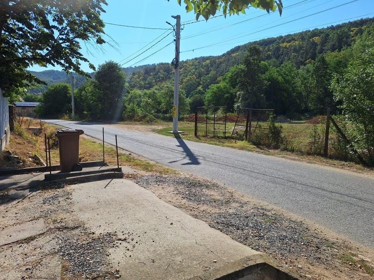 Teren intravilan, 2.174 mp., in localitatea Cladova, comuna Paulis, judetul Arad. - 1