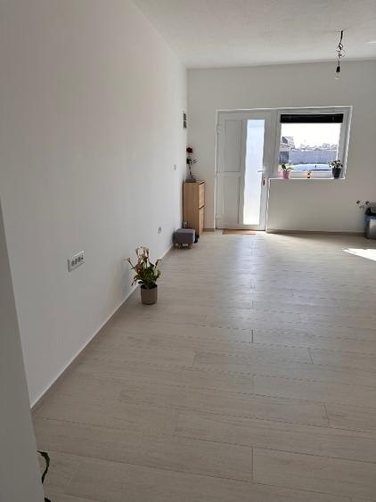 Apartament cu 2 camere decomandat, mobilat în Moșnița Nouă