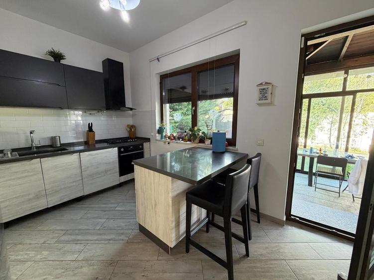 Casă individuală cu 4 camere cu Teren 440 Mp în Tunari