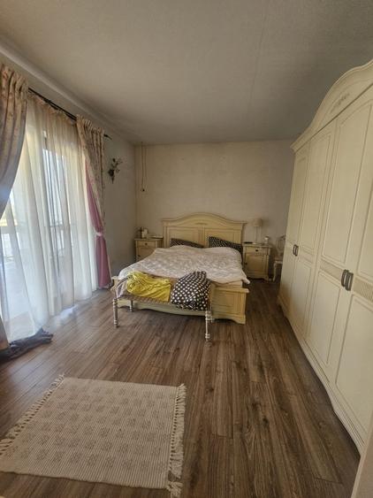 Casă cu 5 camere cu Piscina în Săcălaz