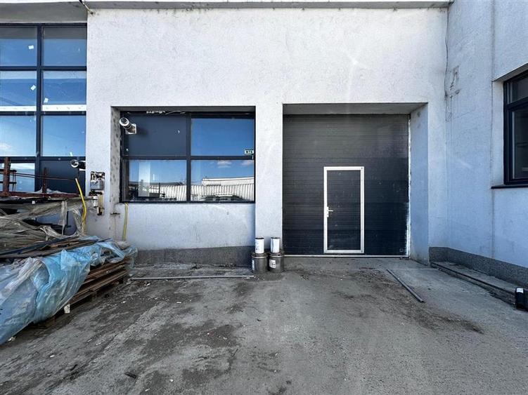 Spațiu industrial, de 200 mp, în Baza 3