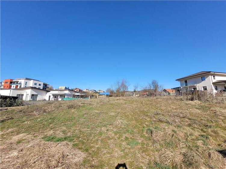 Casă individuală cu 3 camere cu Teren 1079 Mp în Livezeni