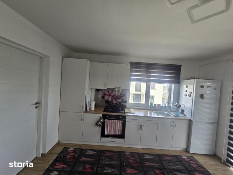 Casă cu 5 camere cu Teren 335 Mp în Jucu