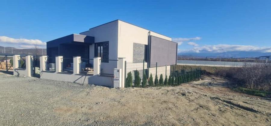 Casă cu 4 camere cu Teren 815 Mp în Șelimbăr