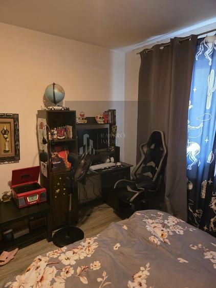 Apartament cu 3 camere decomandat, mobilat în Metalurgiei