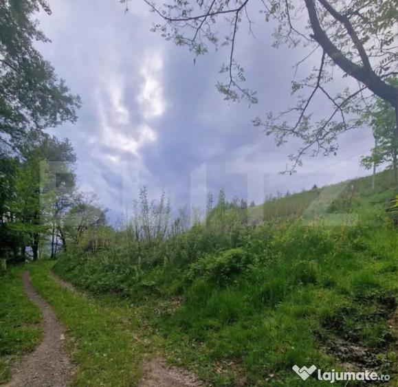 Teren de 1585 mp, în Central