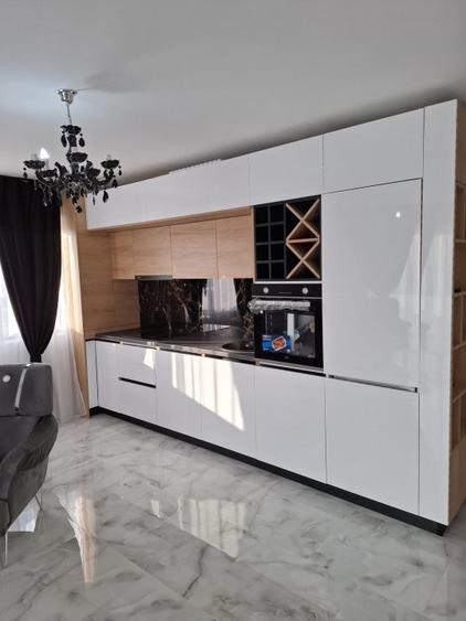 Apartament cu 3 camere, mobilat în Dâmbul Rotund