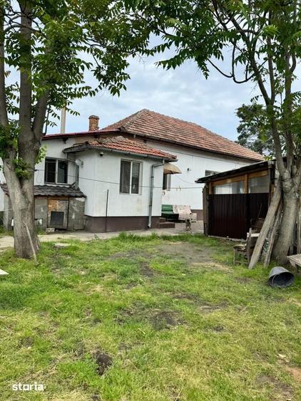 Casă cu 4 camere cu Teren 948 Mp în Brestei