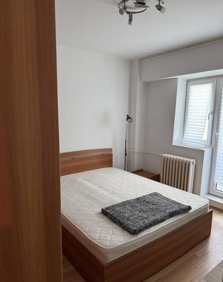 Apartament cu 2 camere decomandat, mobilat în Calea Călărașilor