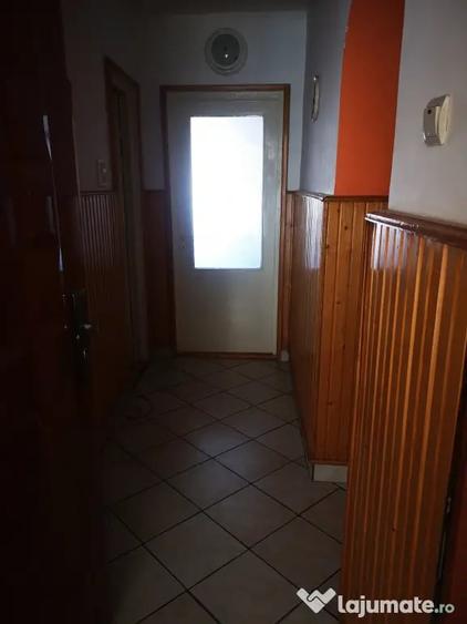 Apartament cu 4 camere decomandat în Vest