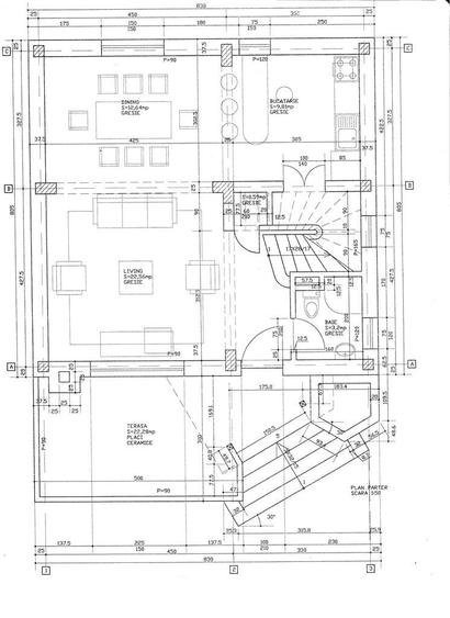 Casă cu 4 camere cu Teren 1292 Mp în Drăganu