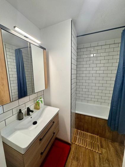 Apartament cu 2 camere semidecomandat în Florești