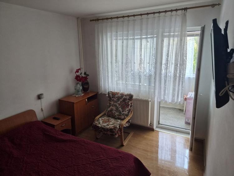 Apartament cu 2 camere decomandat în Berceni