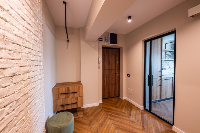Apartament cu 3 camere în P-ța Sfântul Gheorghe