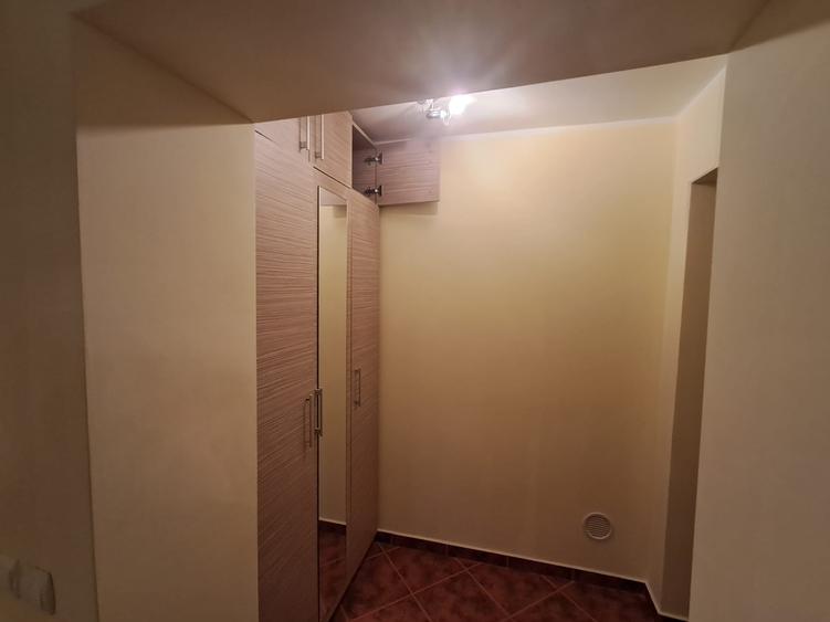 Apartament cu 3 camere decomandat, mobilat în Brăilei
