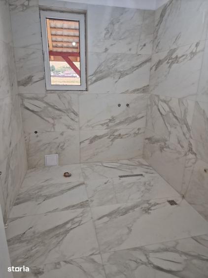 Casă cu 4 camere cu Teren 1000 Mp în Căianu