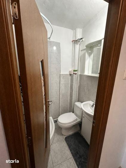 Apartament 3 camere, 70 mp + balcon, 2 bai, centrala noua, boxa Cr - 5