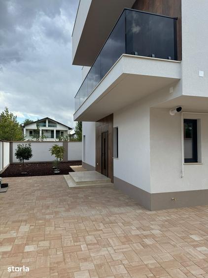 Casă cu 4 camere cu Teren 230 Mp în Central