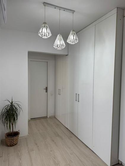 Apartament cu 2 camere decomandat în 1 Mai