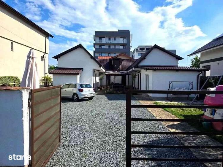 Casă cu 10 camere cu Teren 466 Mp în Central