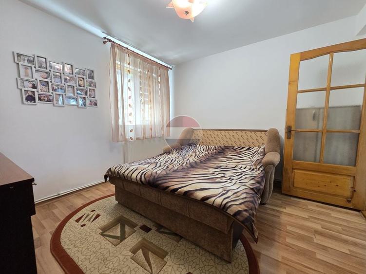 Casă cu 4 camere cu Teren 320 Mp în Central
